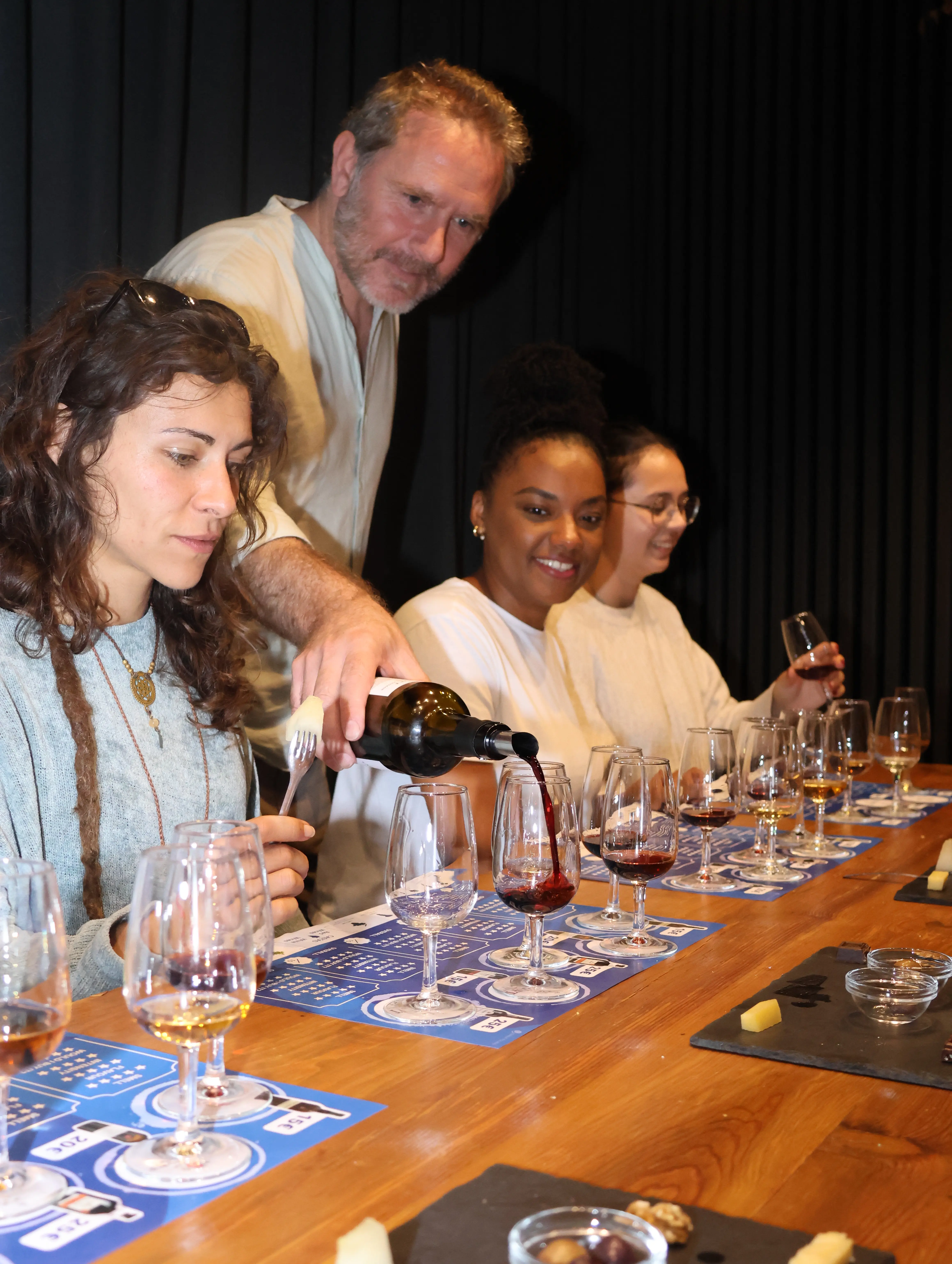 Experiência de Prova de 5 Vinhos do Porto no Porto – Visita Guiada