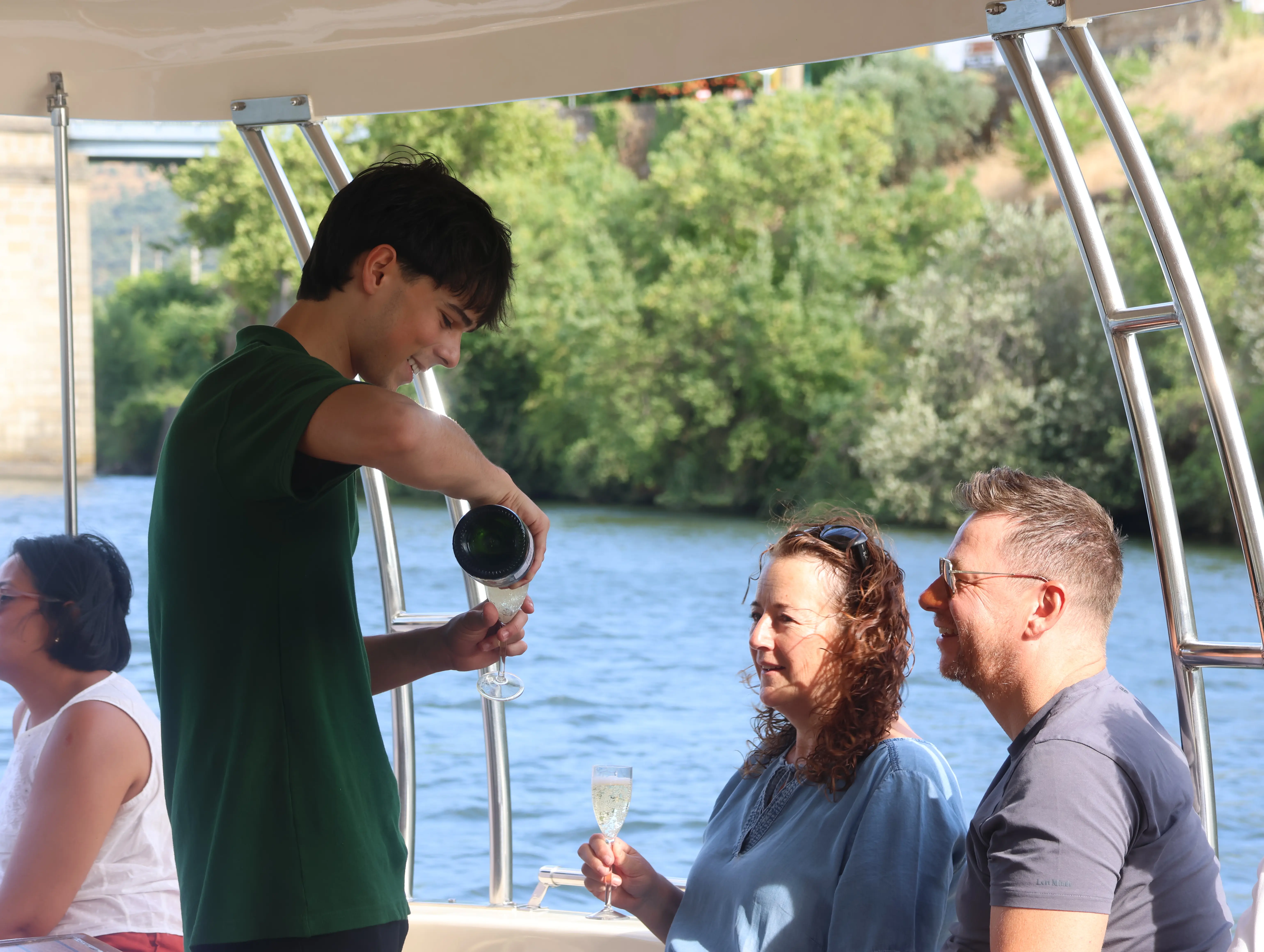 Meio Dia no Douro com Barco